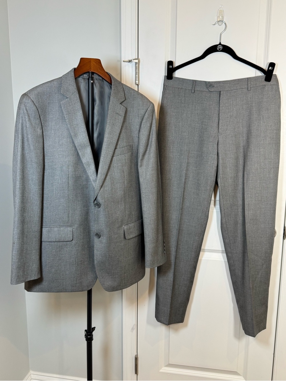 Bertolini Super 140's Wool Silk Blend Gray Suit 42R 34x30 2 Button Side Vents
